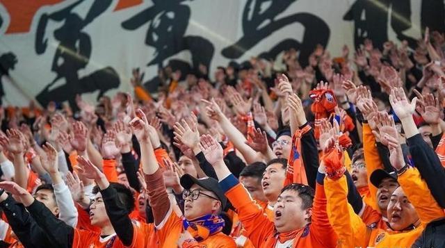 亚博体育官网-北京首钢训练开放日，集结日强势反弹引欢呼，中超在即，训练强度明显提升